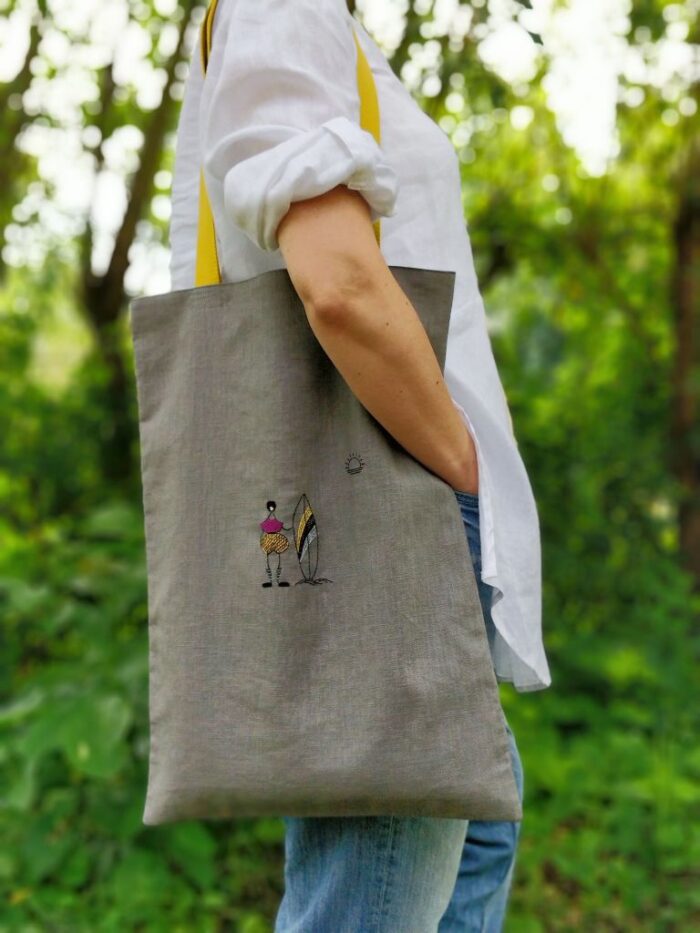 Sac en lin gris avec broderie main et doublure